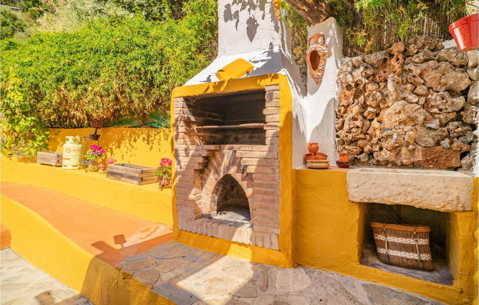 Amazing Cottage In Algatocin With Kitchen מראה חיצוני תמונה